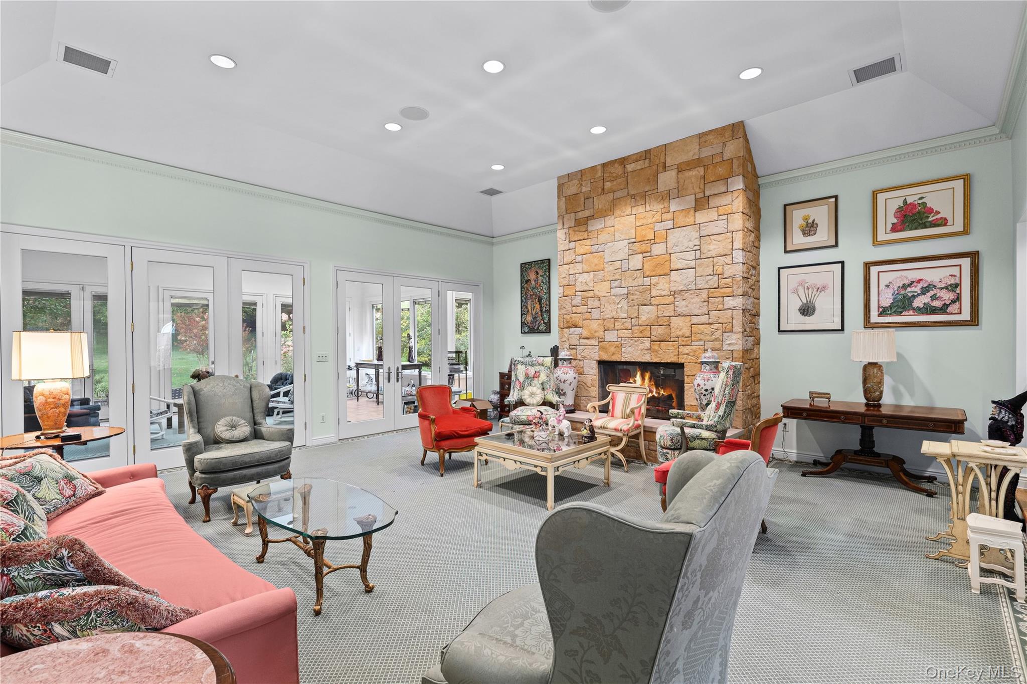 Photo 4 of this property