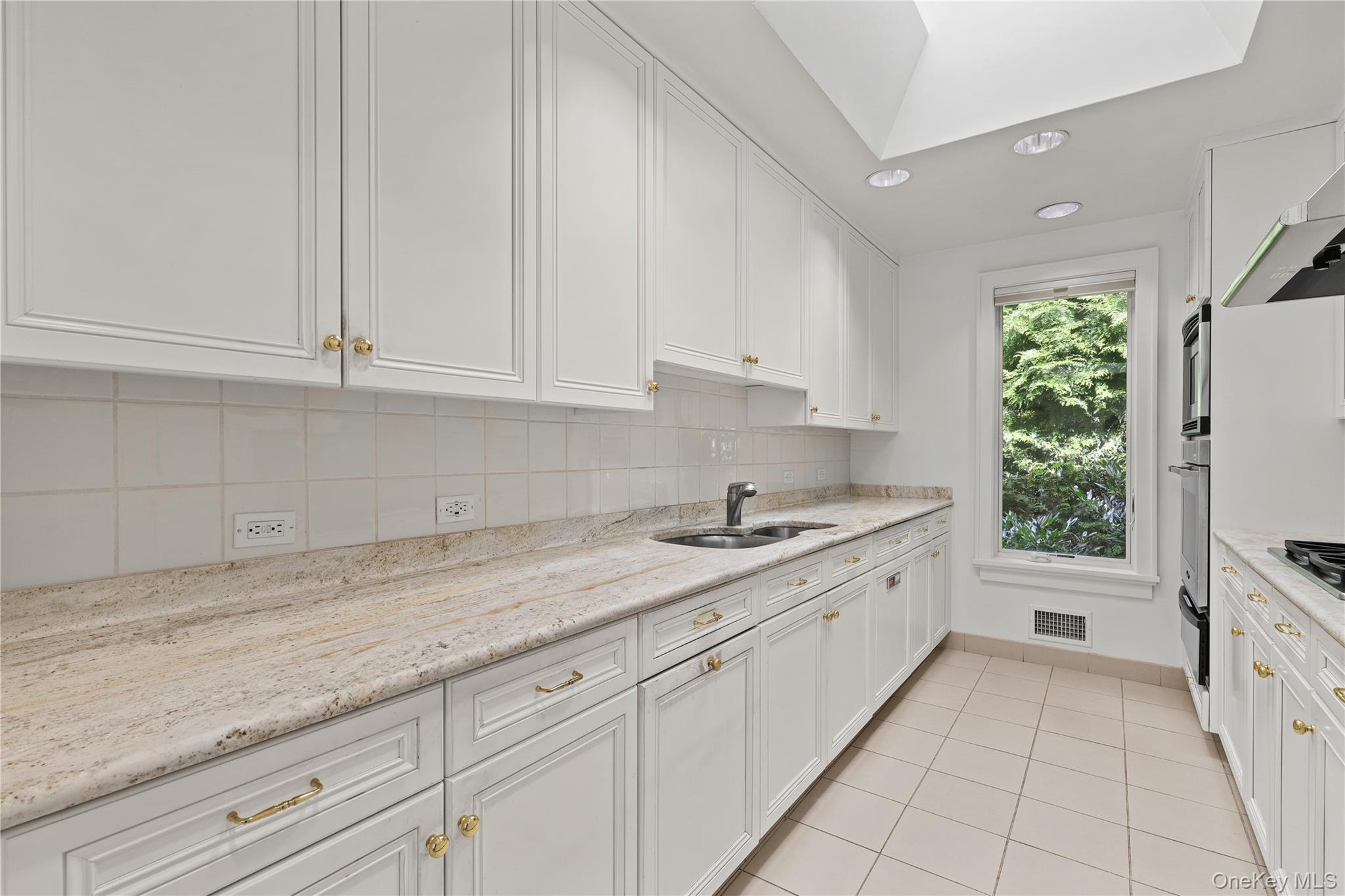 Photo 7 of this property