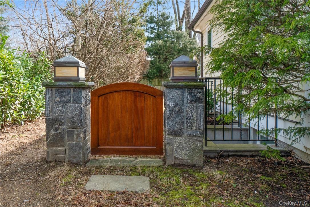 Photo 4 of this property
