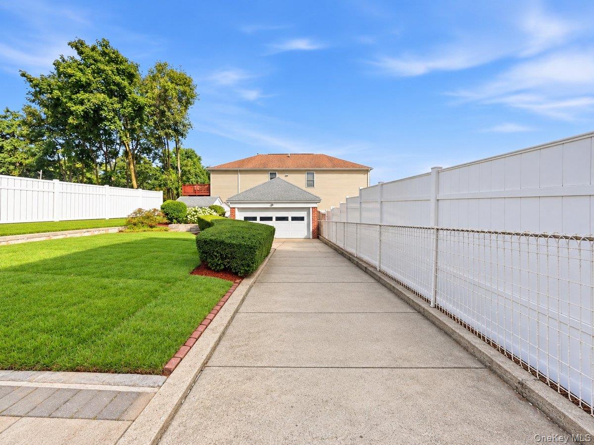 Photo 4 of this property