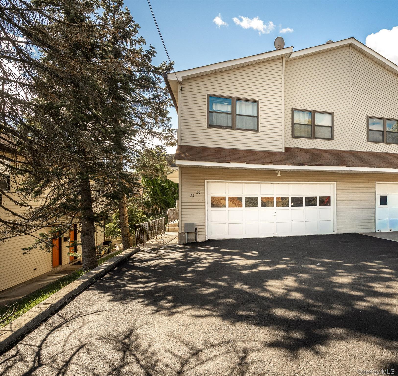 COME SEE - COME SIGH!  Welcome to 30-32 LINCOLN PLACE, OSSINING! This...