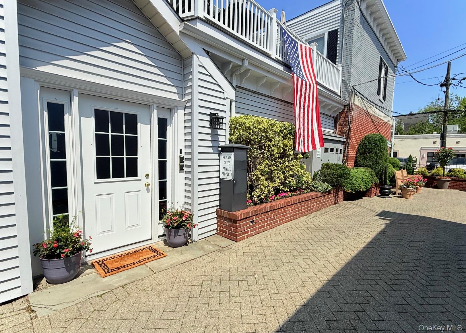 Beautifully updated 2-bedroom apartment featuring a PRIVATE DECK, IN-U...