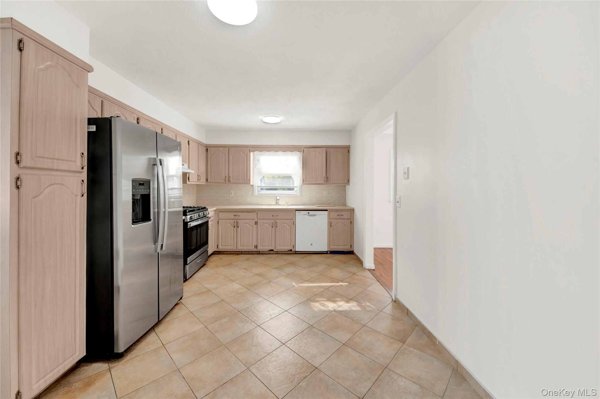 Photo 4 of this property