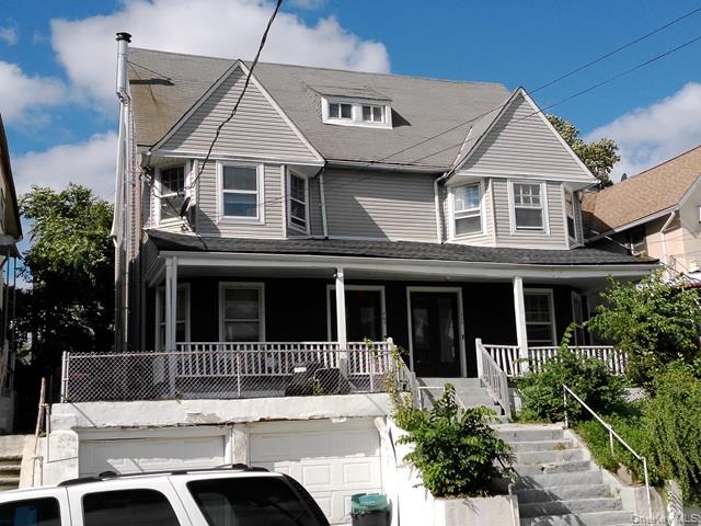 3 Family Dwelling/ Investment opportunity! Needs Updating! No leases!...