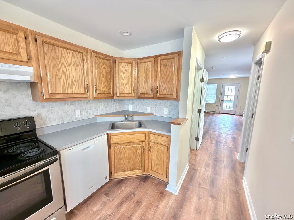 Photo 4 of this property