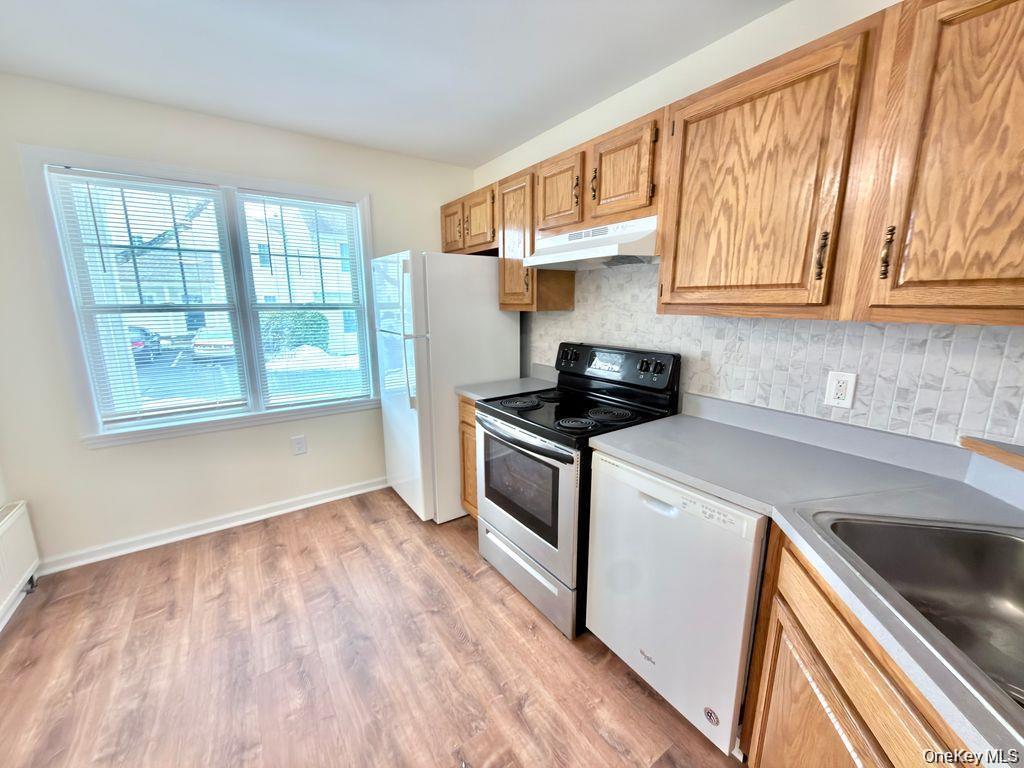 Photo 3 of this property