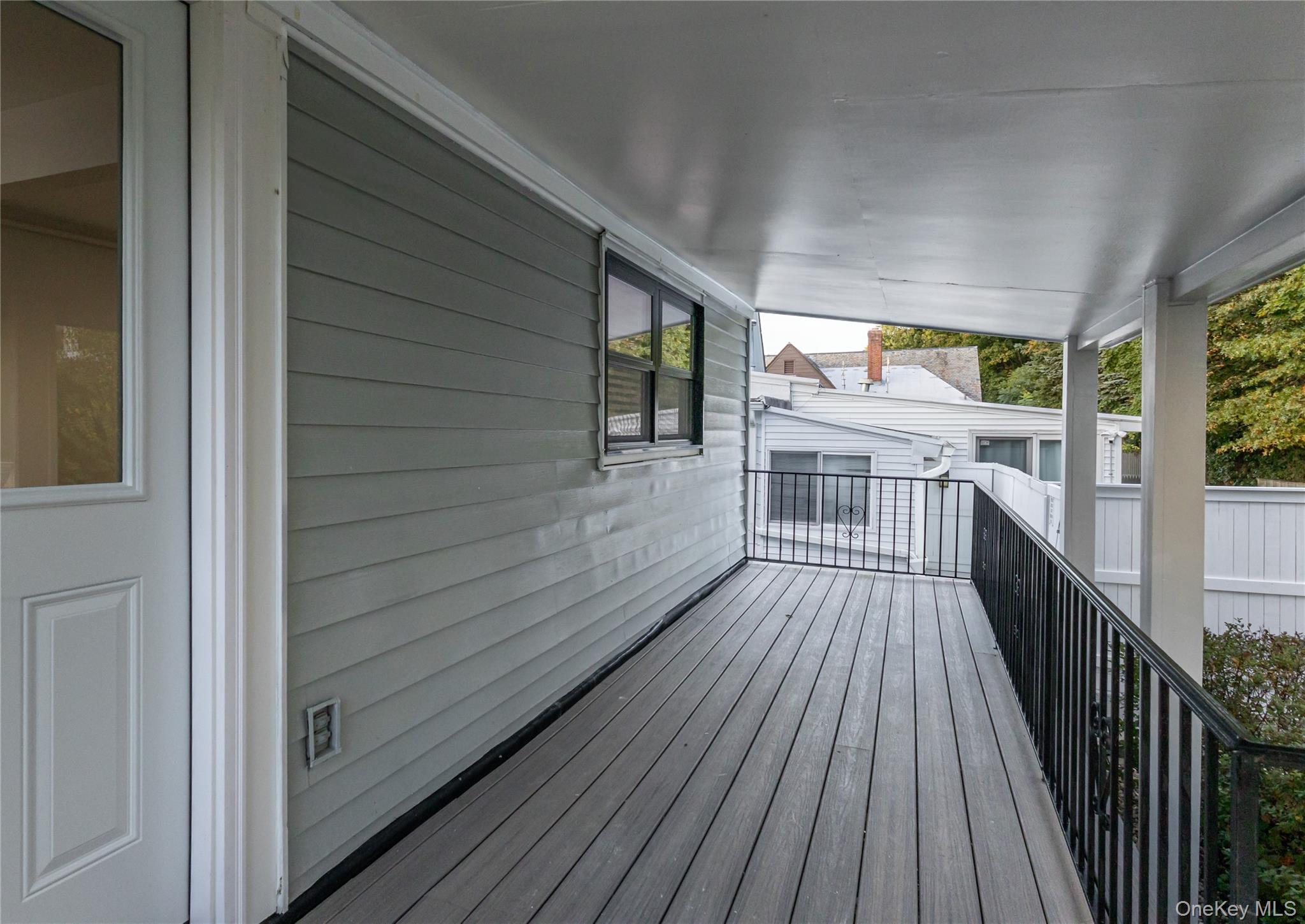 Photo 4 of this property