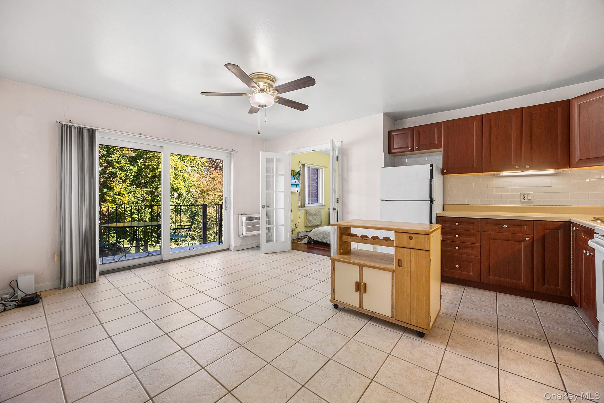 Photo 4 of this property