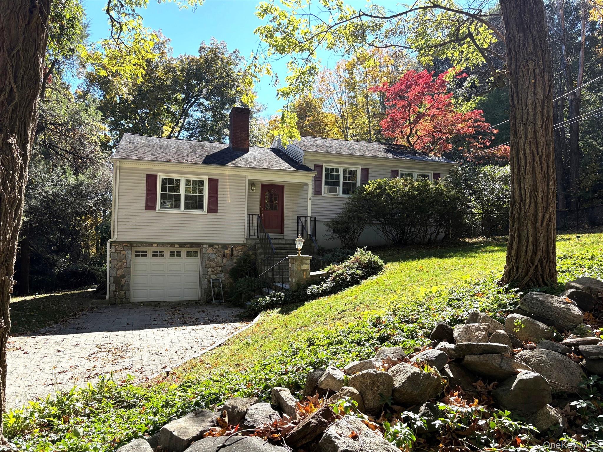 Charming split-level home located in the heart of Briarcliff, just a s...