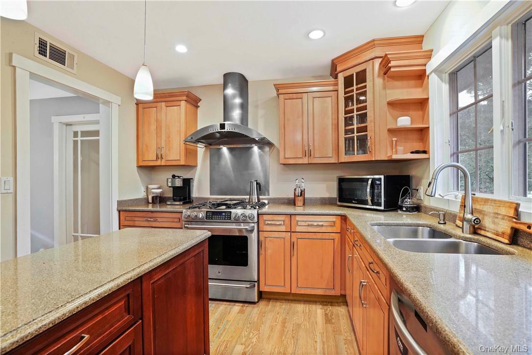 Photo 10 of this property