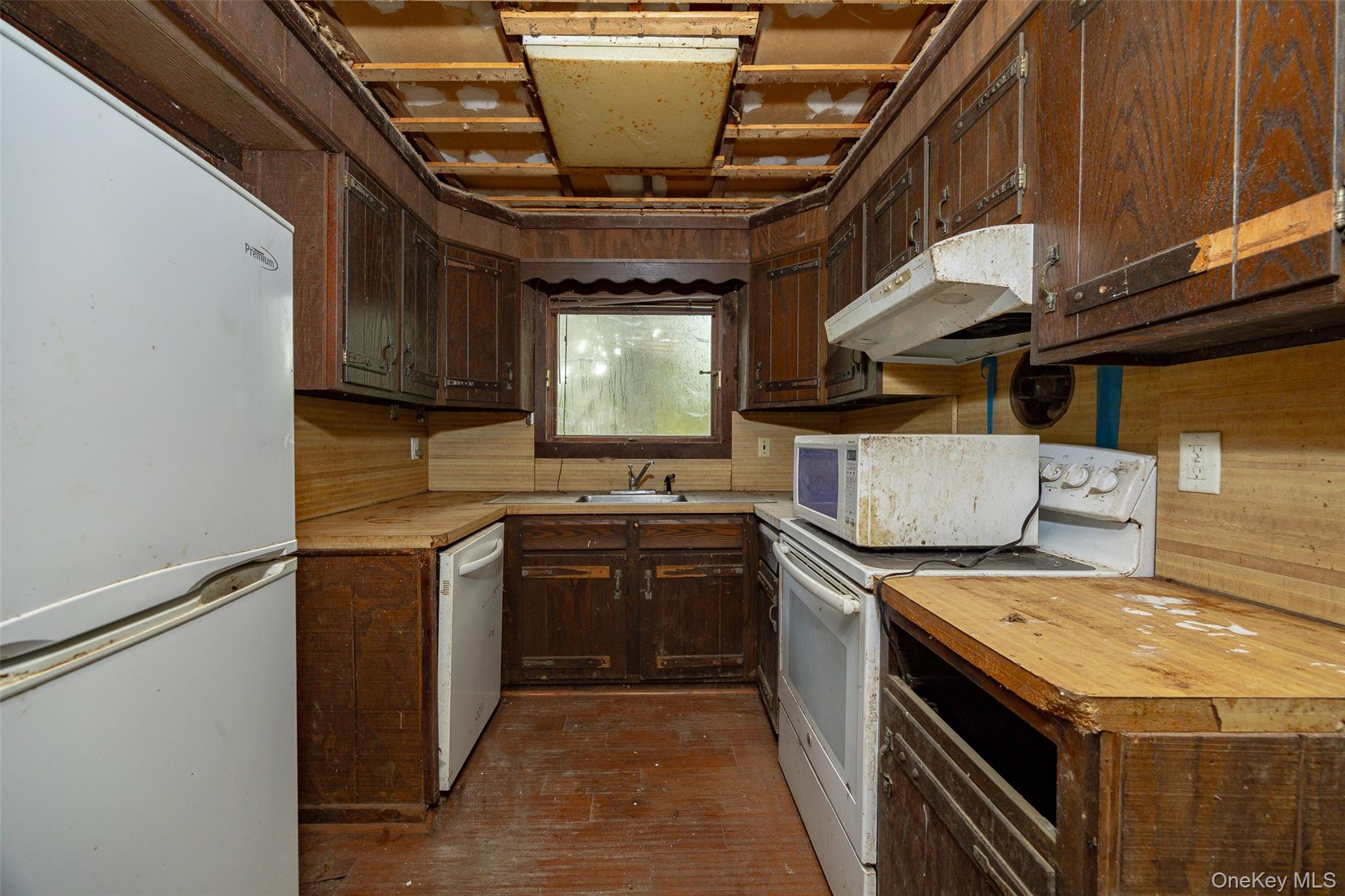 Photo 10 of this property
