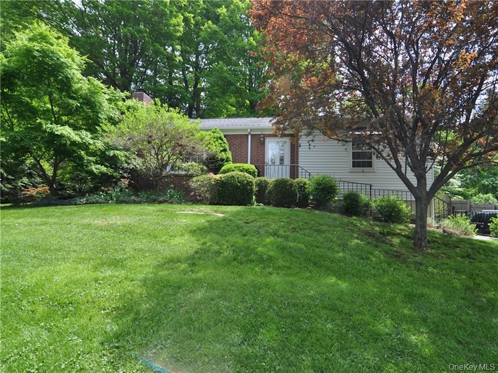 Move in condition!  3 bedroom & 2 bath Ranch. Bright Eat-in Kitchen wi...