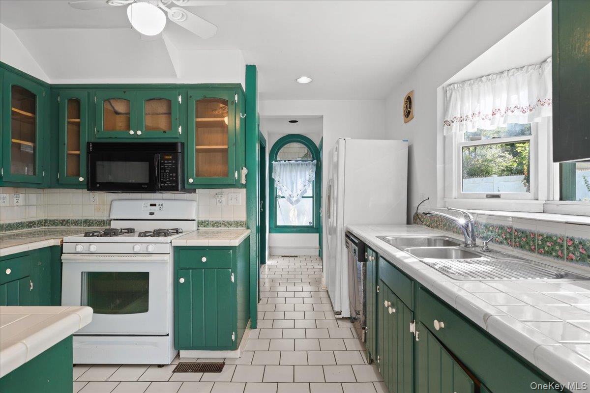 Photo 9 of this property