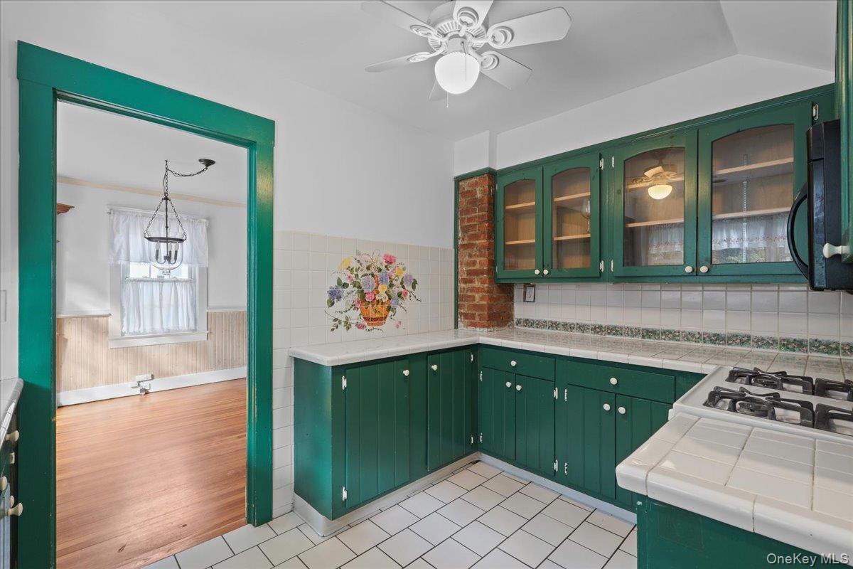 Photo 11 of this property
