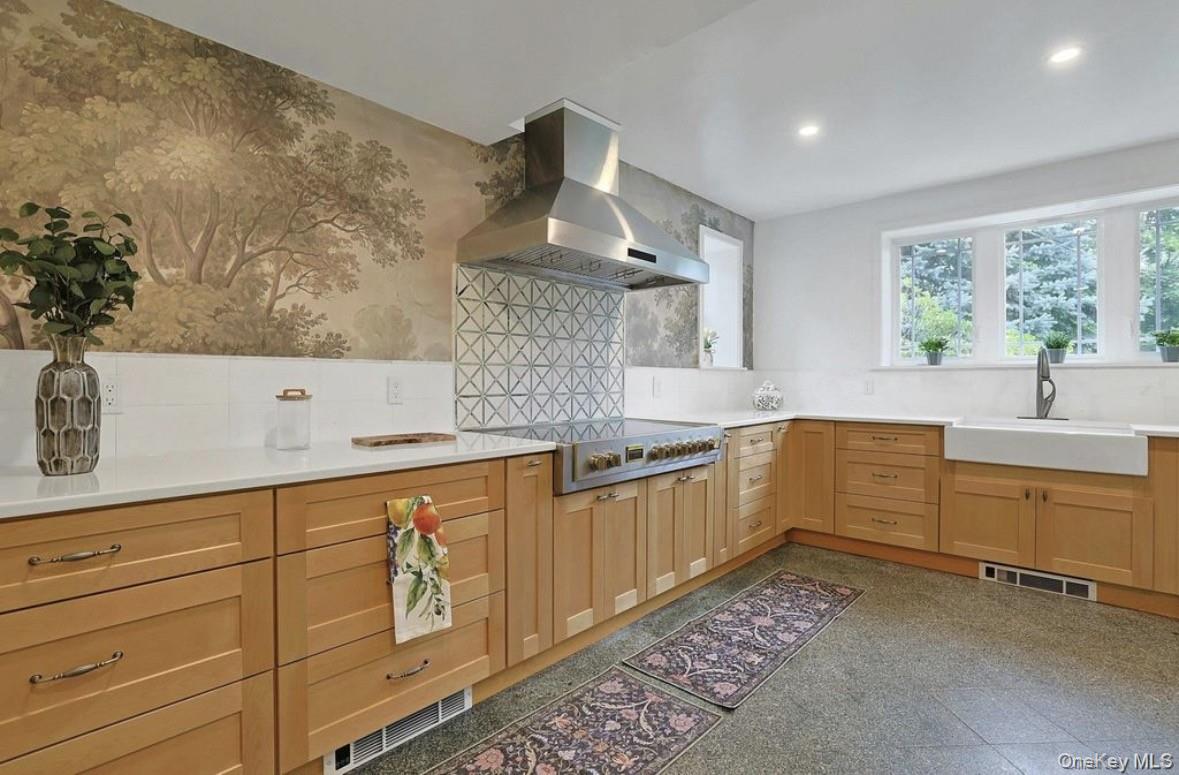 Photo 8 of this property
