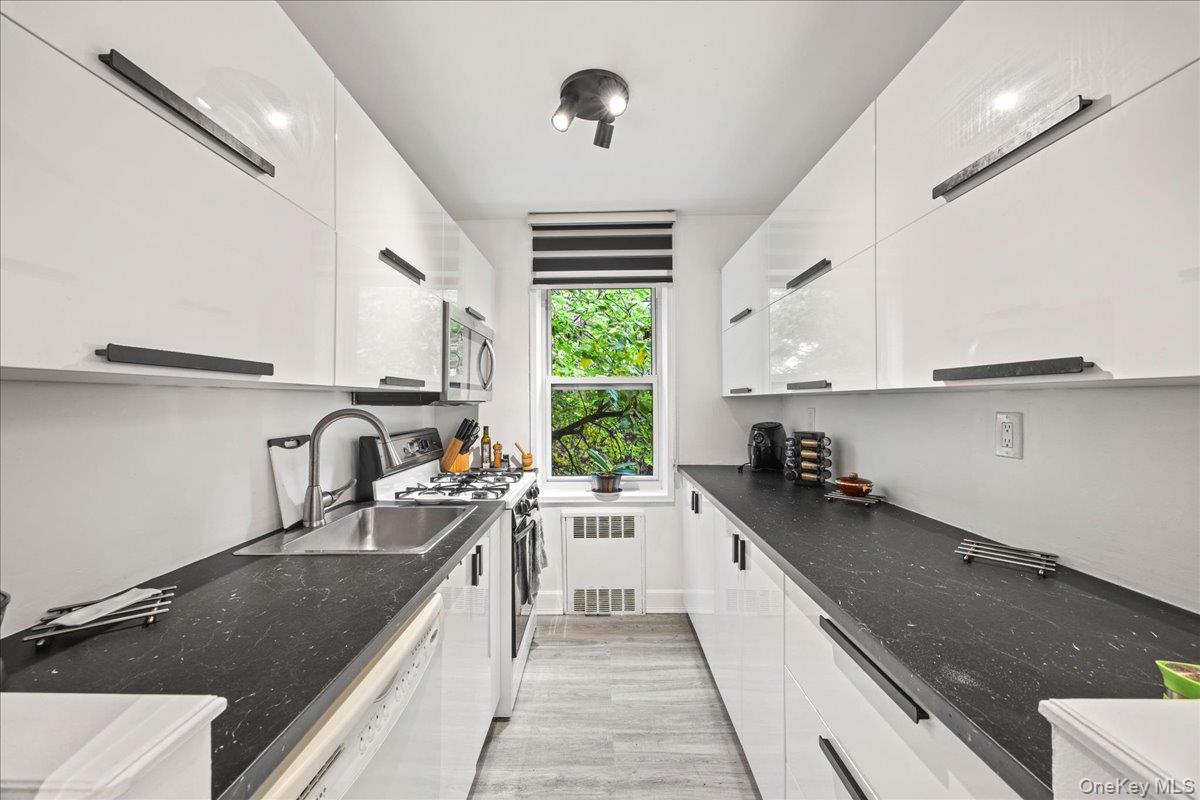 Photo 9 of this property