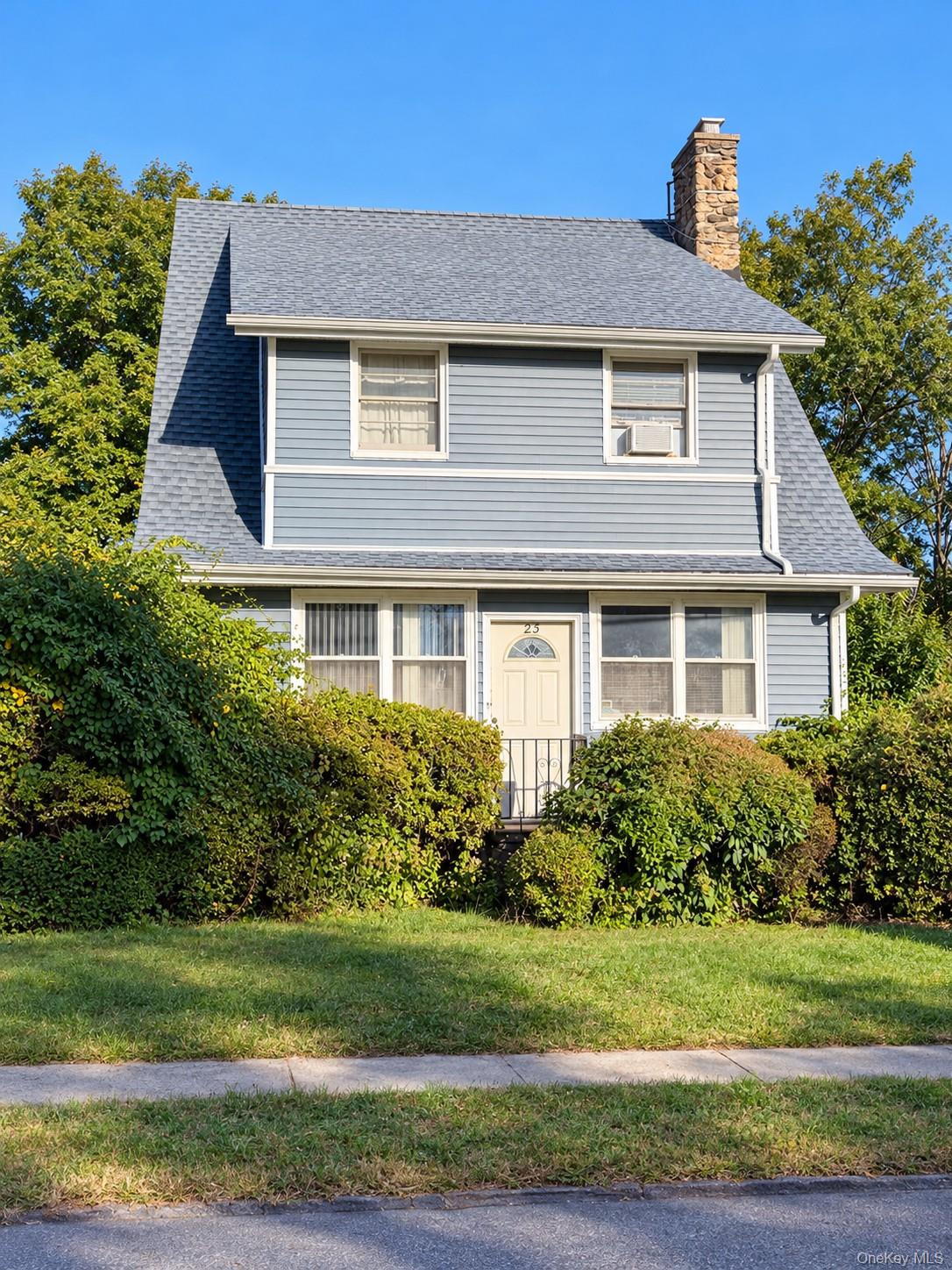 **Unlock the Potential at 23 Hillside Avenue in New Rochelle!**

Locat...