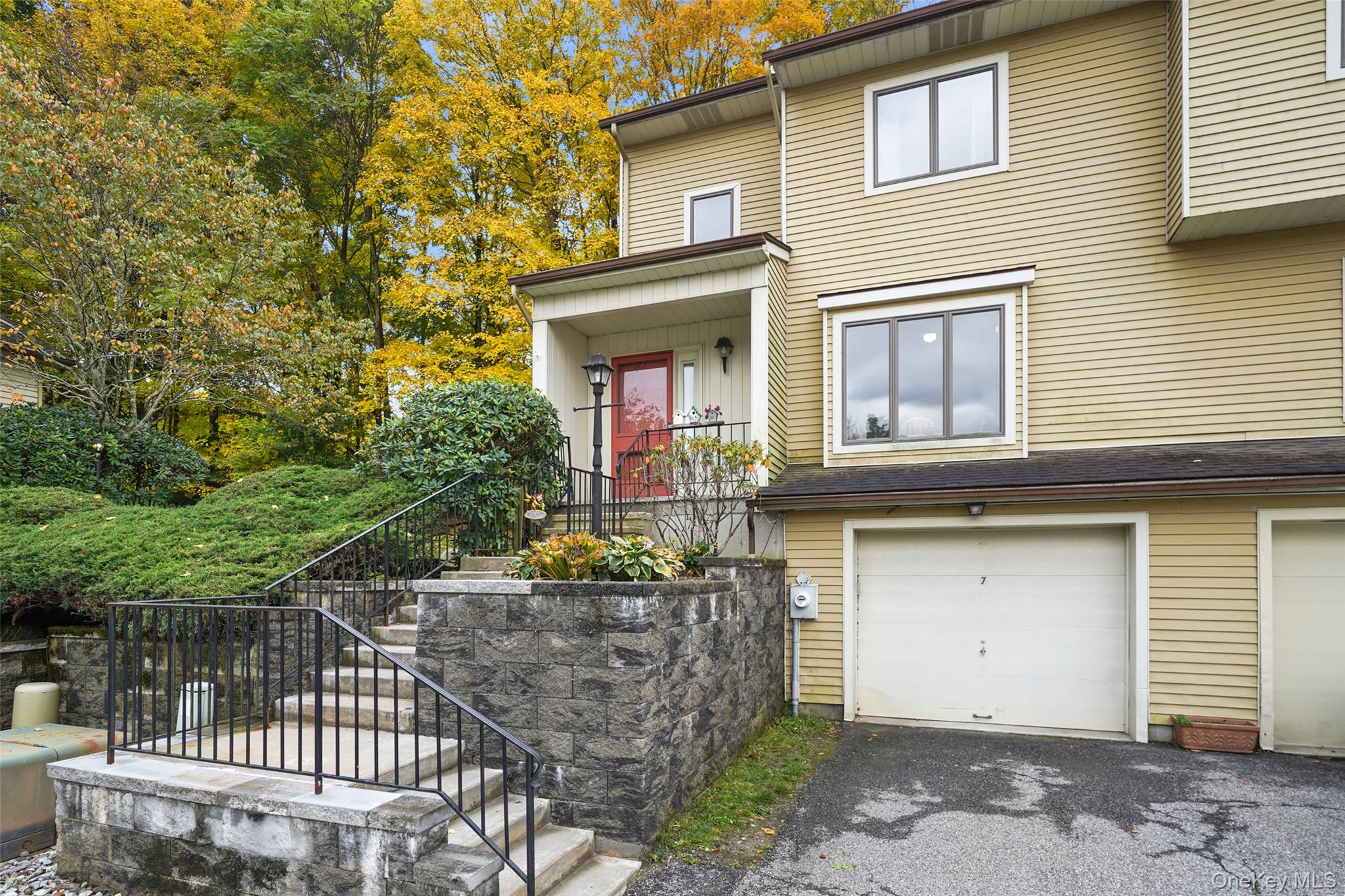 Welcome to the Willows! Spacious 2 Bedroom, 2.5 Bath End Unit with a 1...