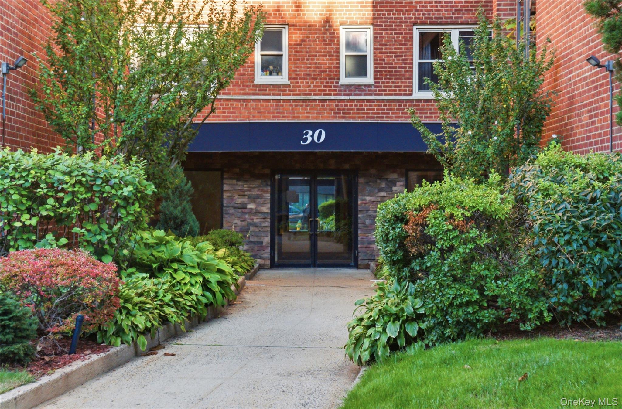 Enjoy convenient, downtown living in this inviting one-bedroom, one-ba...