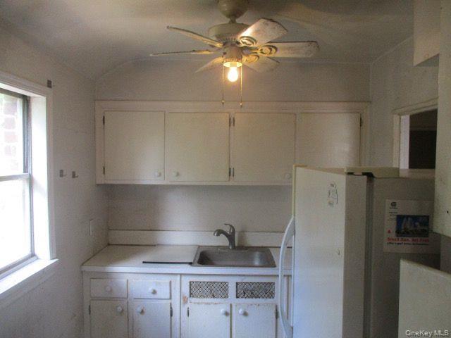 Photo 4 of this property