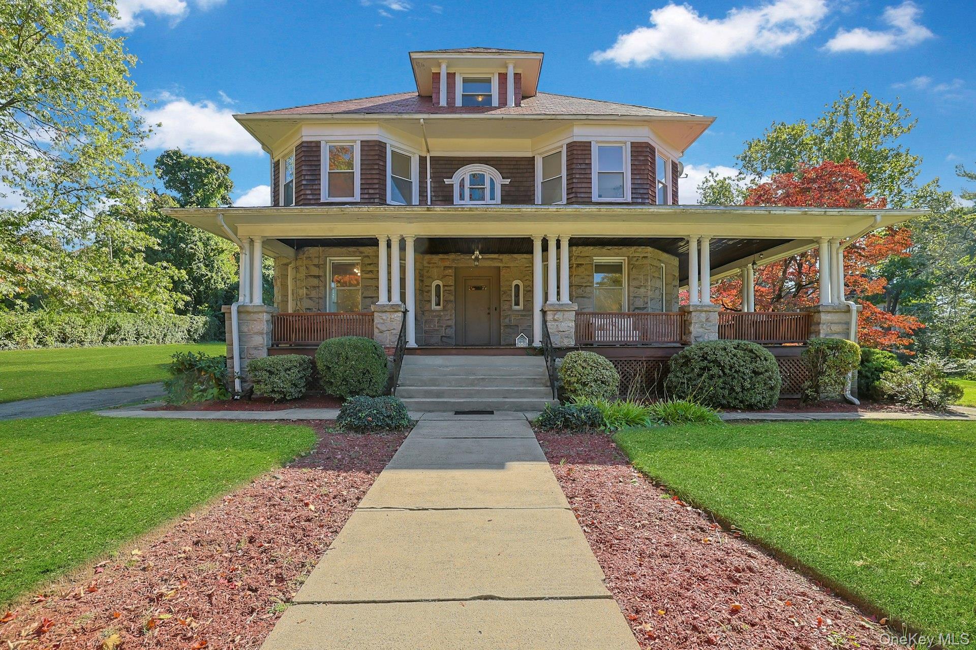 Photo 4 of this property