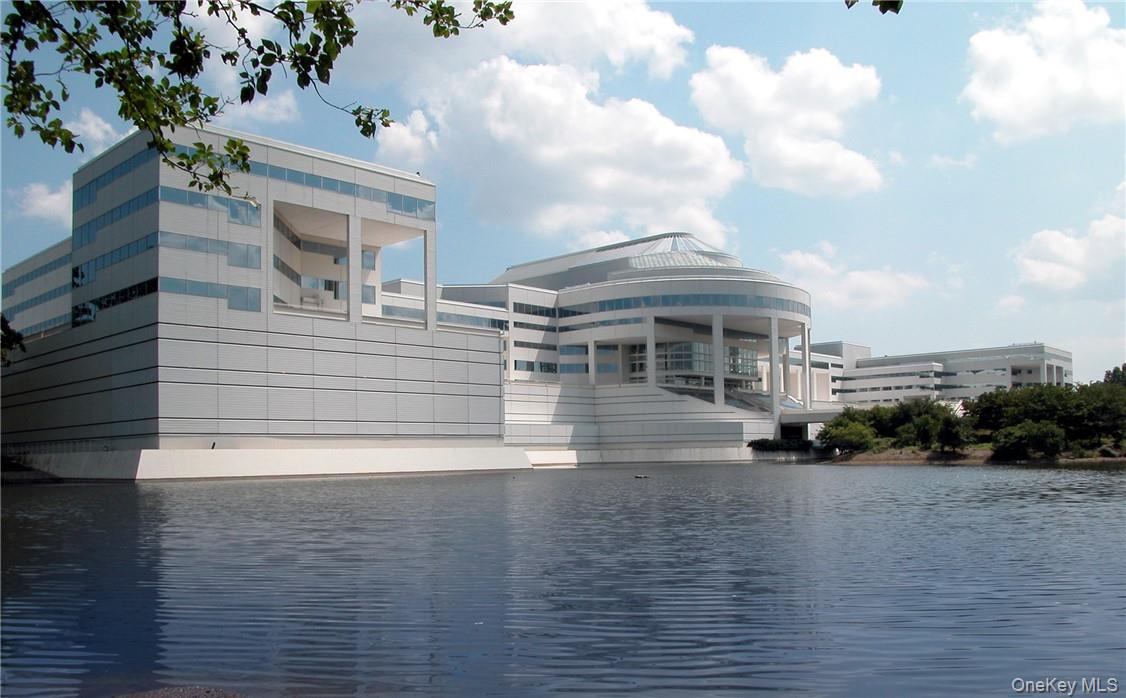 Stark Office Suites in Rye Brook is located at the county’s most famou...