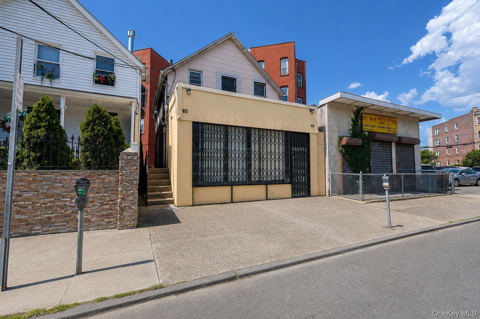 DEAL FELL THROUGH DUE TO FINANCING. BACK ON MARKET FULLY AVAILABLE  Wo...