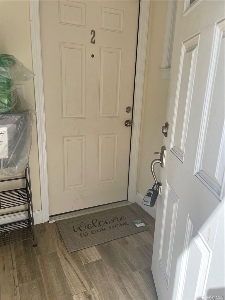 WONDERFUL 2ND FLOOR SPACIOUS PROFESSIONAL UNIT.PERFECT FOR QUIET ENJOY...