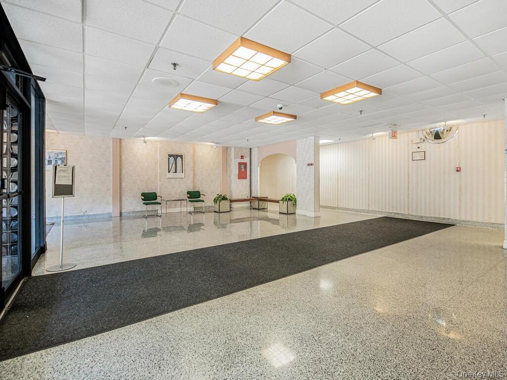 Fully available!  Find your way to this centrally located co-op overlo...
