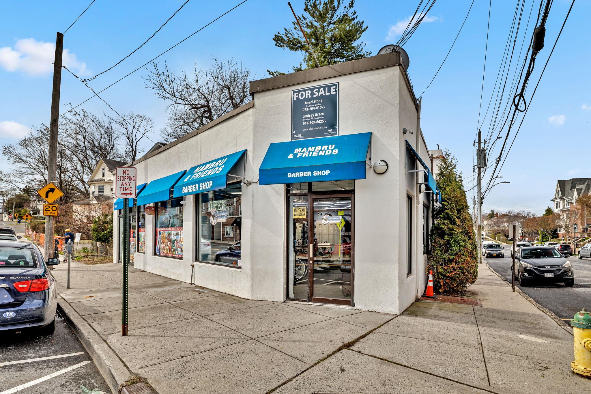 Attention Investors! Don't miss this prime commercial retail property...