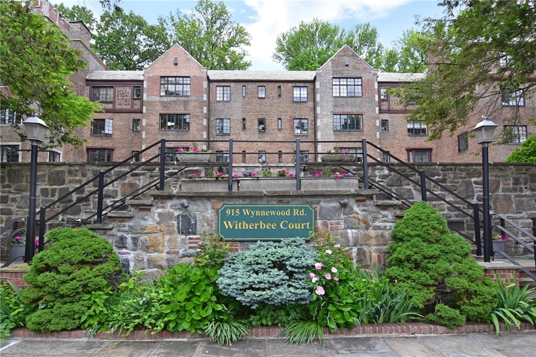 Located in Pelham Manor's most coveted condo building, this 2 BR, 1.5...