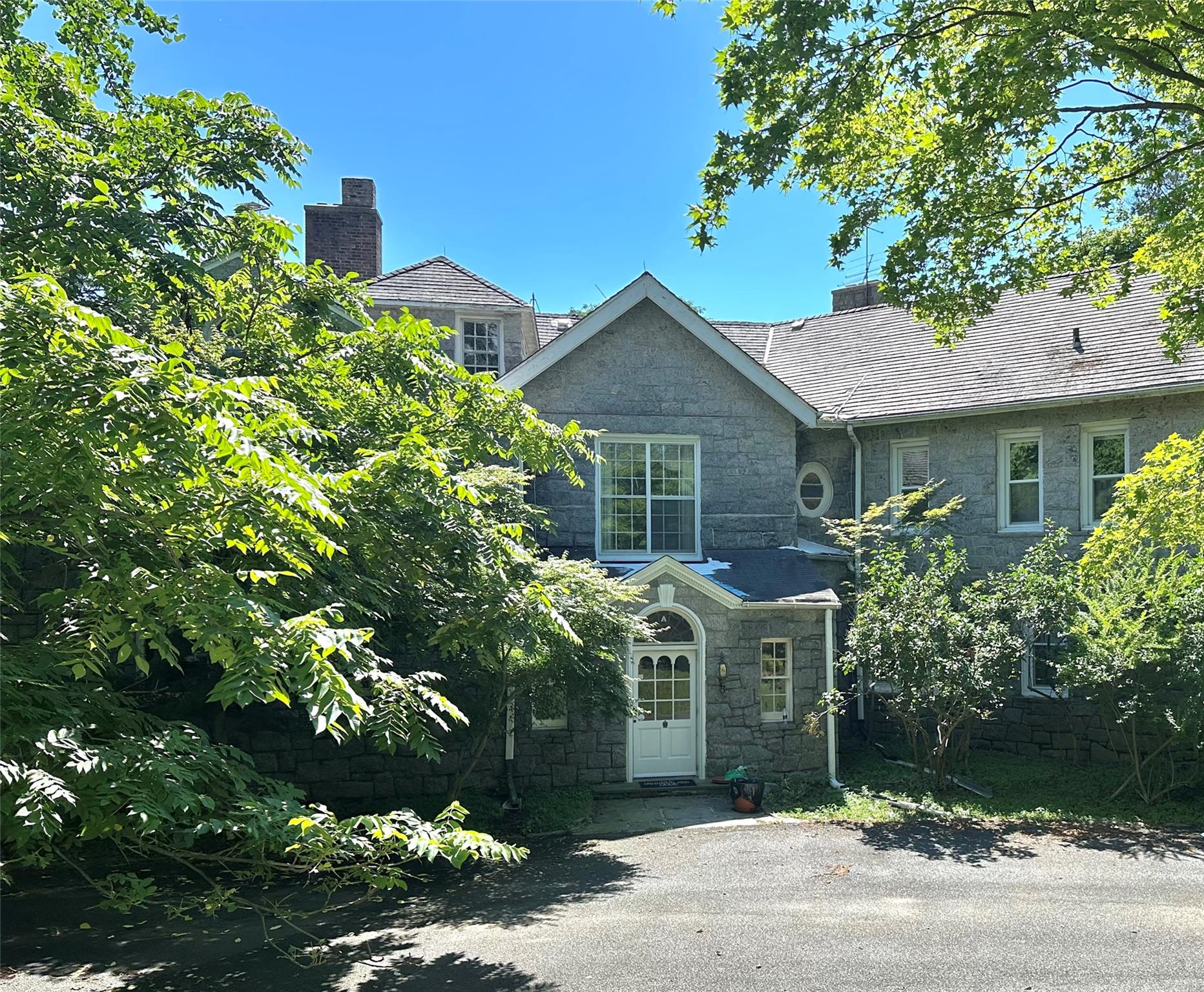 An amazing opportunity awaits to restore this historic Irvington Estat...