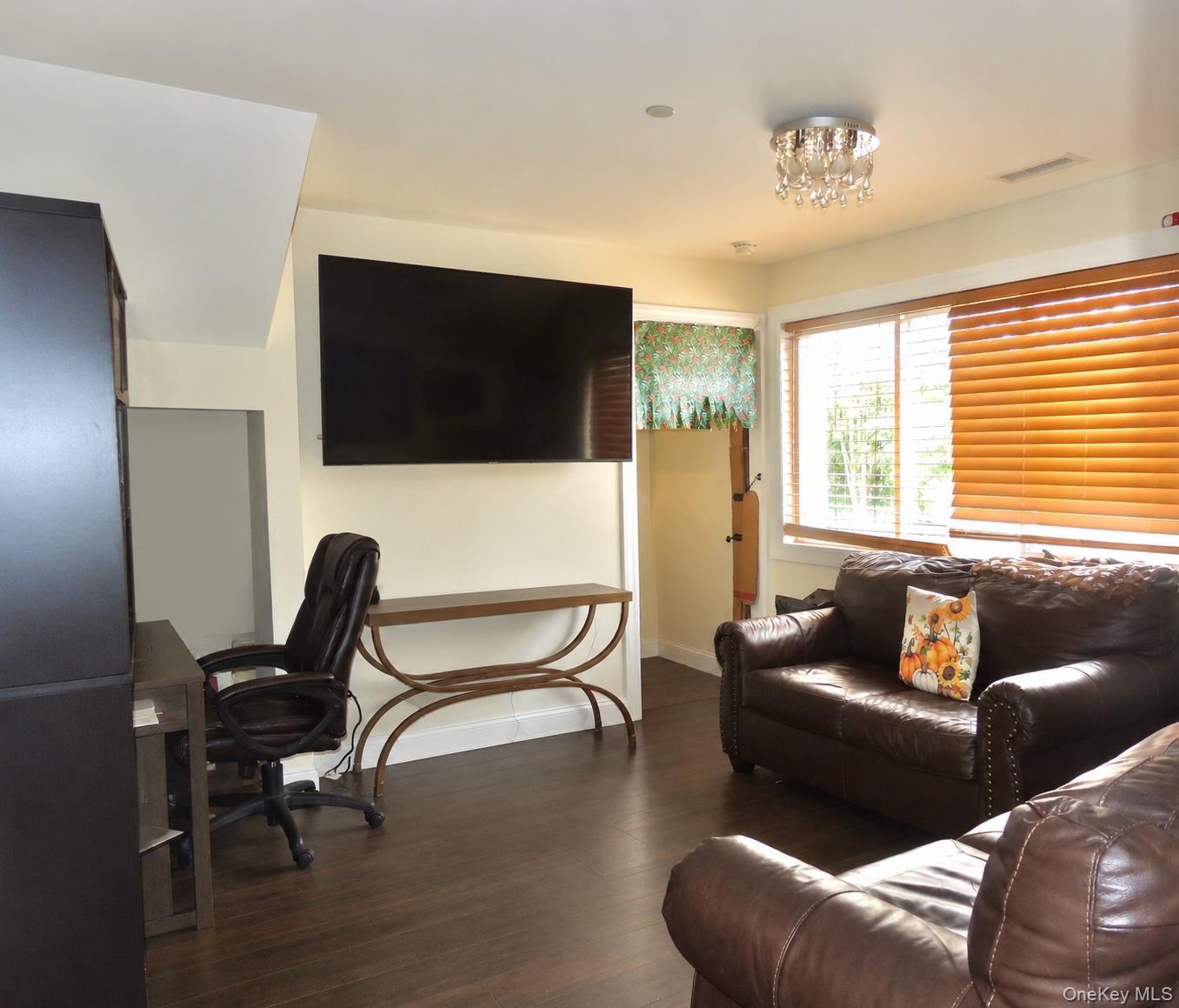 Photo 6 of this property