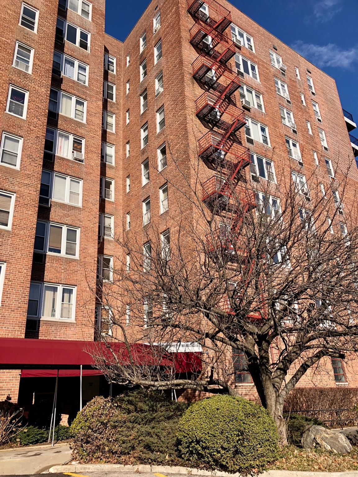 2 Bedroom, 1 Bathroom Sponsor unit for Sale.  This unit has high ceili...