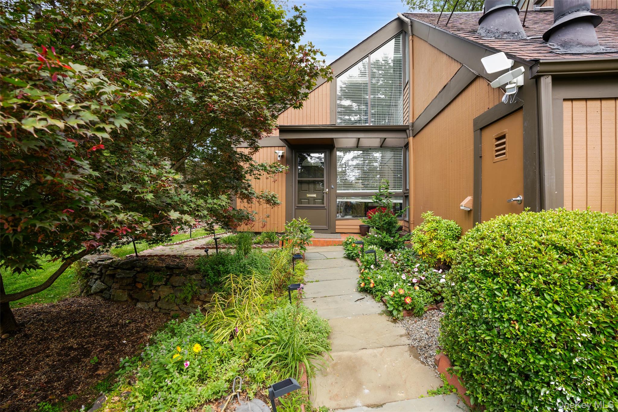 Completely Renovated Walden Woods Townhome – Move-In Ready! JUST REDUC...