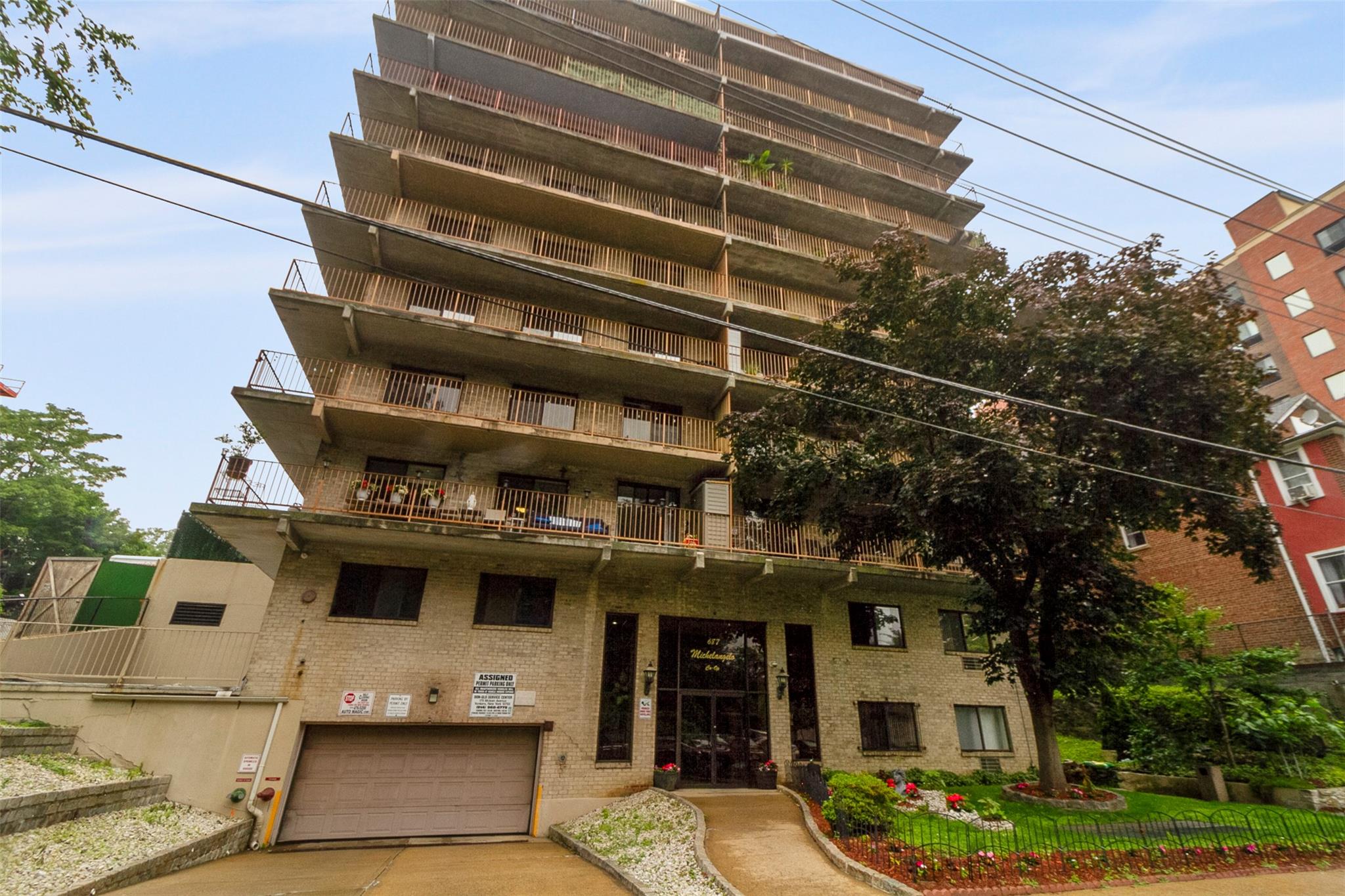 Calling all commuters!!! Don't miss out on this pristine two bedroom,...