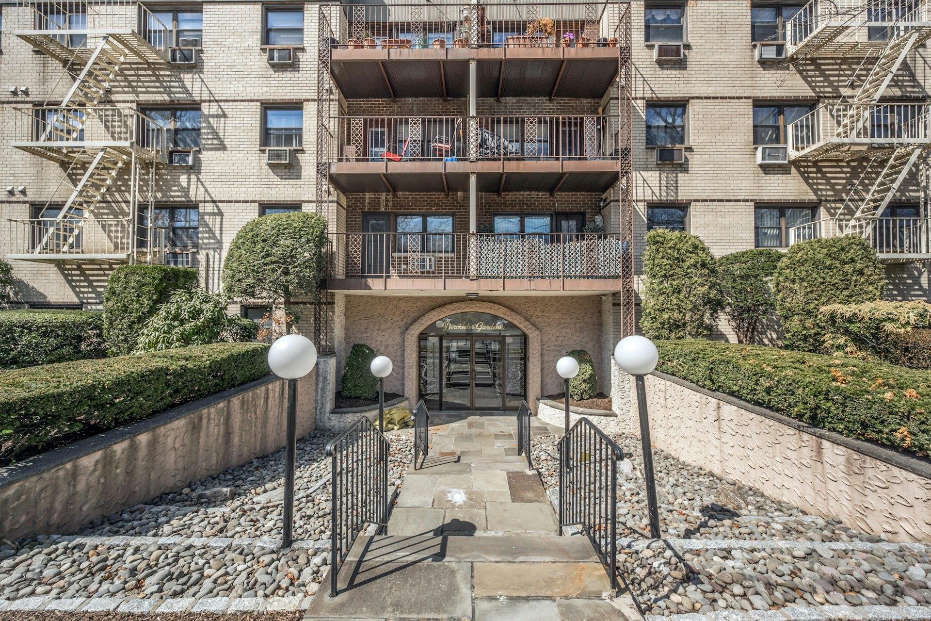 Spacious and bright 2-bedroom, 2-bath co-op in pet-friendly Dorchester...