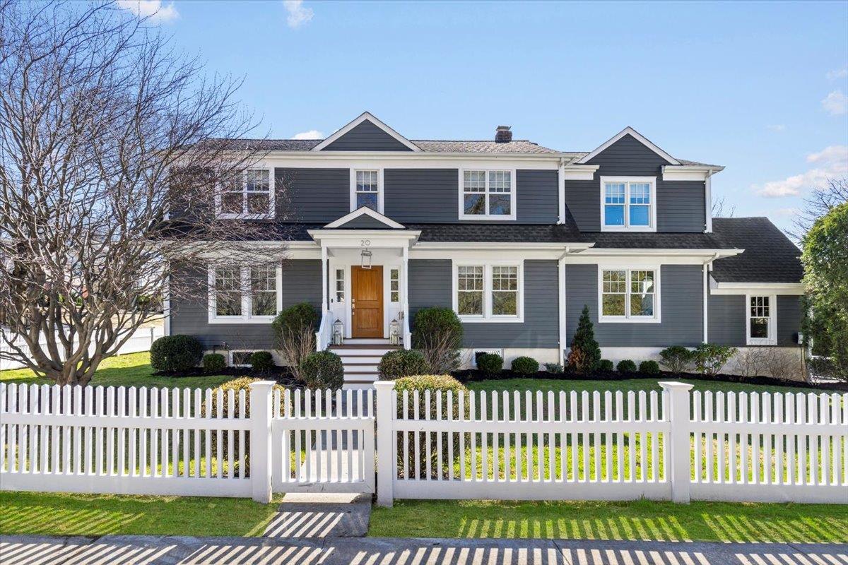 Charming Rye Center Hall Colonial- Walk to all level schools from Nurs...