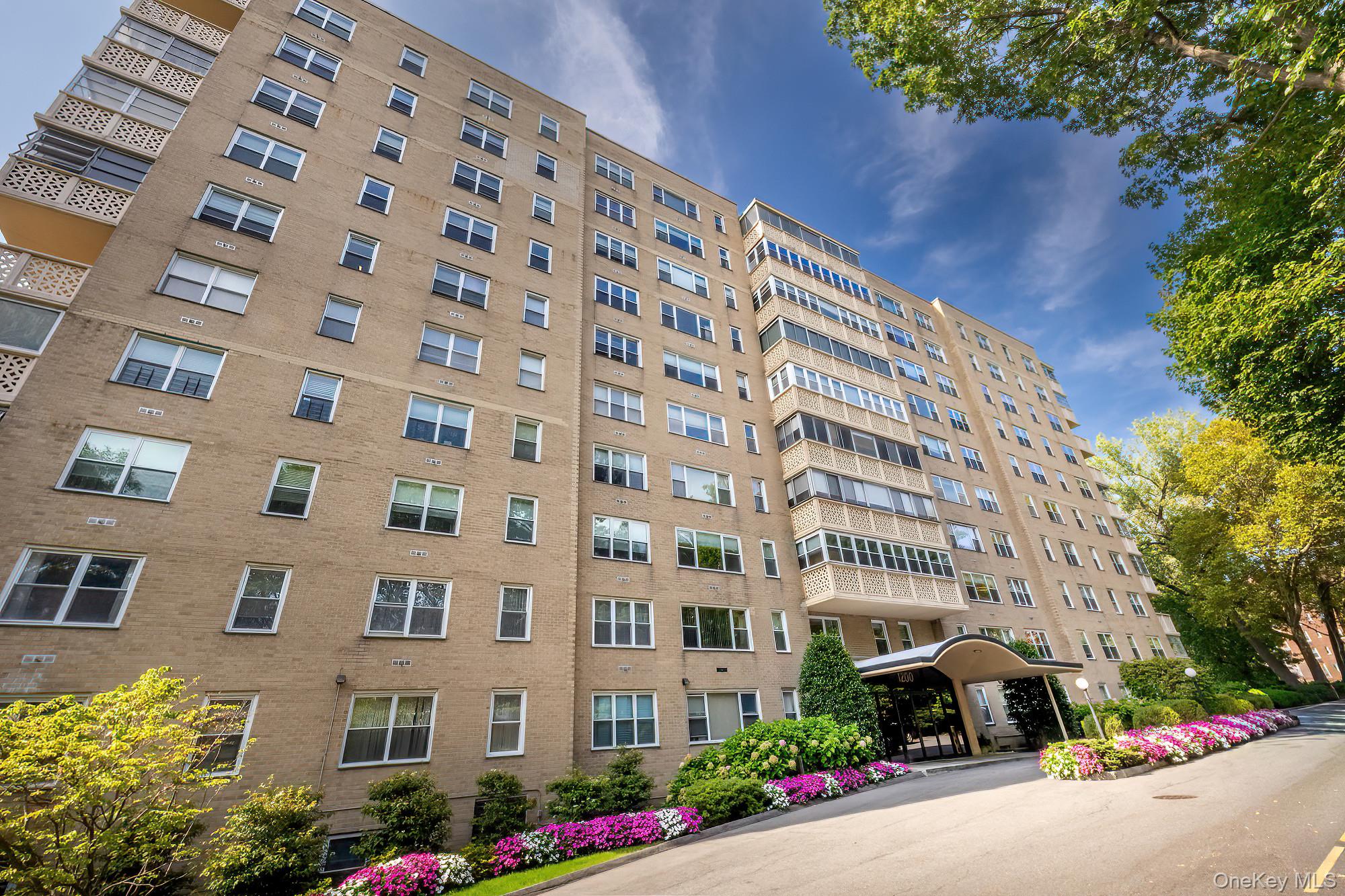 Welcome to this 1100 Square Foot one bedroom with walk in closet and g...
