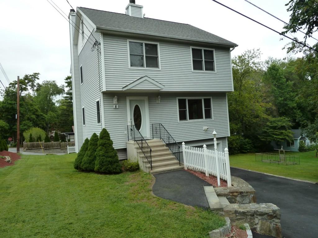 Great Rental & Ready to GO!!! Absolutely Clean!!! Living Room w/FP, La...