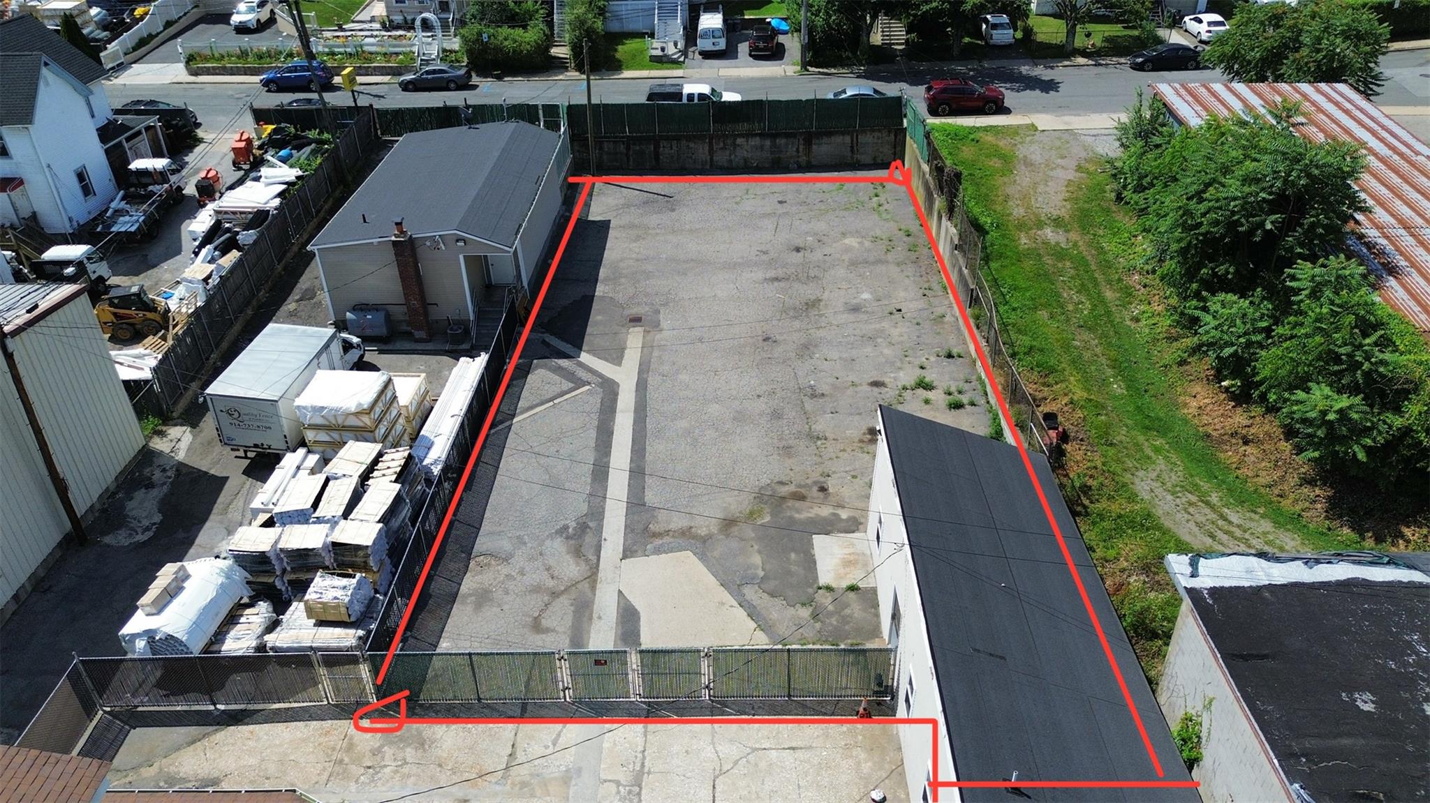 Available for immediate occupancy: 8,500 sq. ft. of yard space with ad...