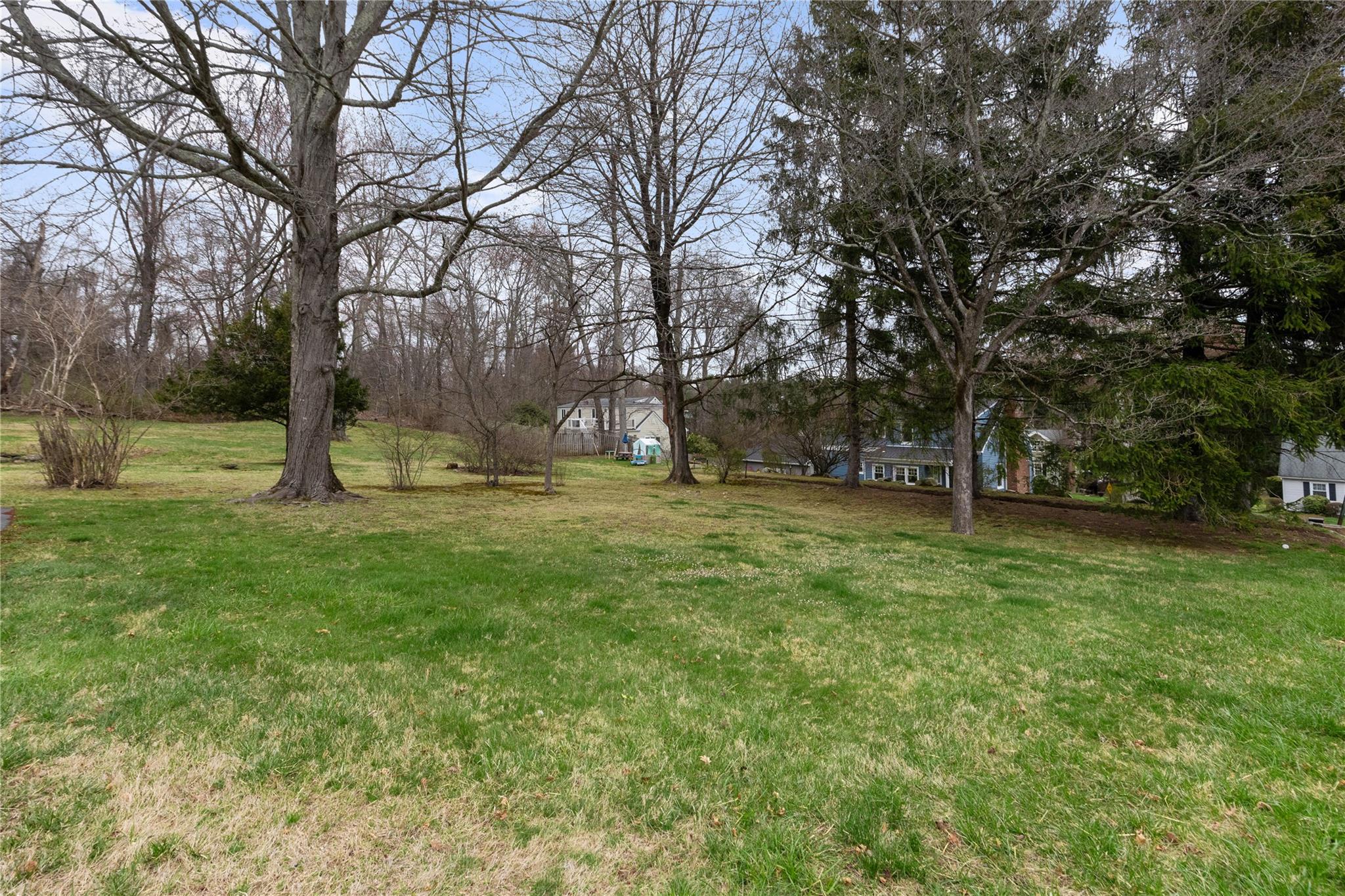 Build your dream home in award winning Byram Hills school district. Bo...