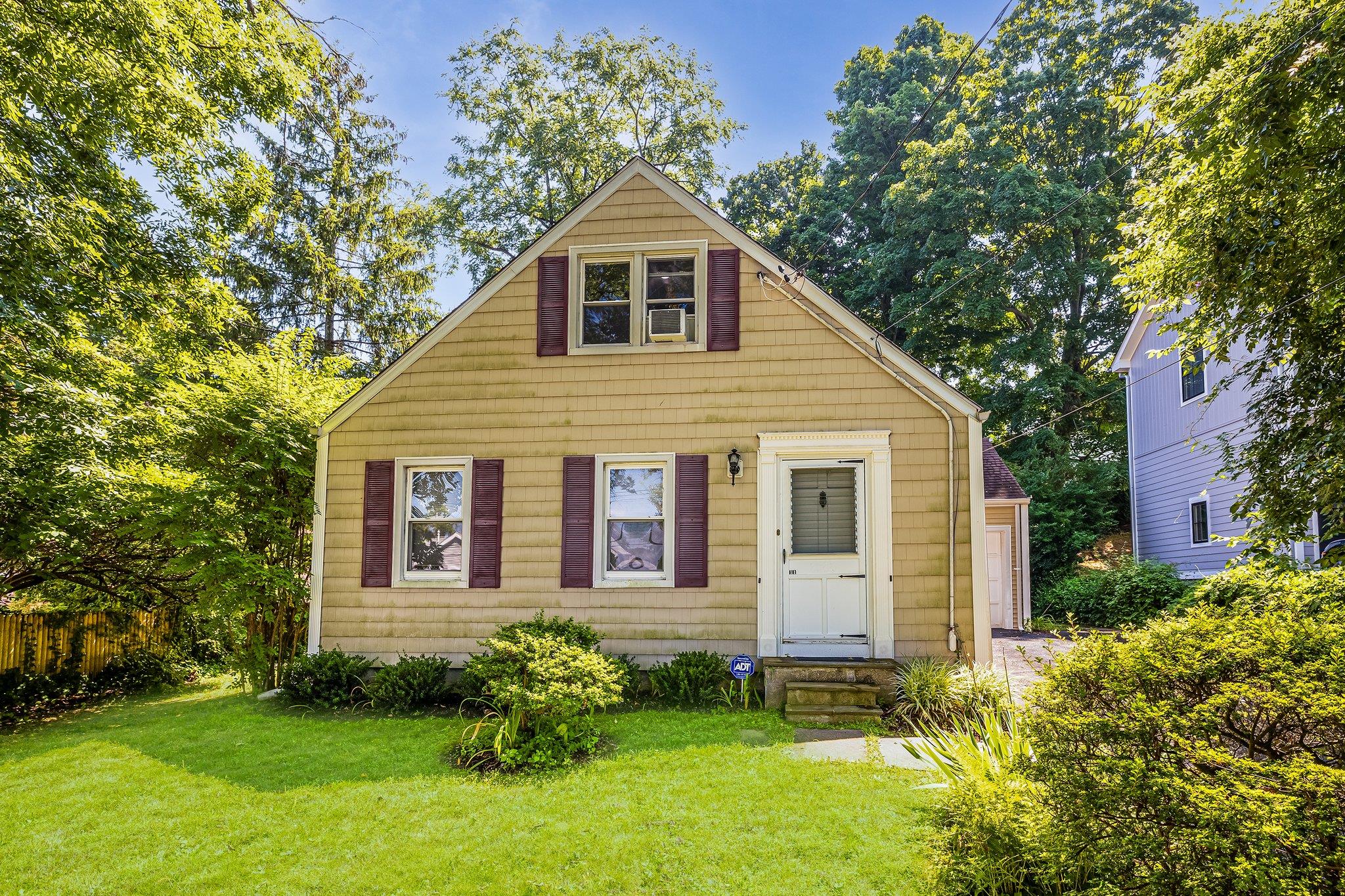Single family home located on a small quiet private street in Rye NY c...