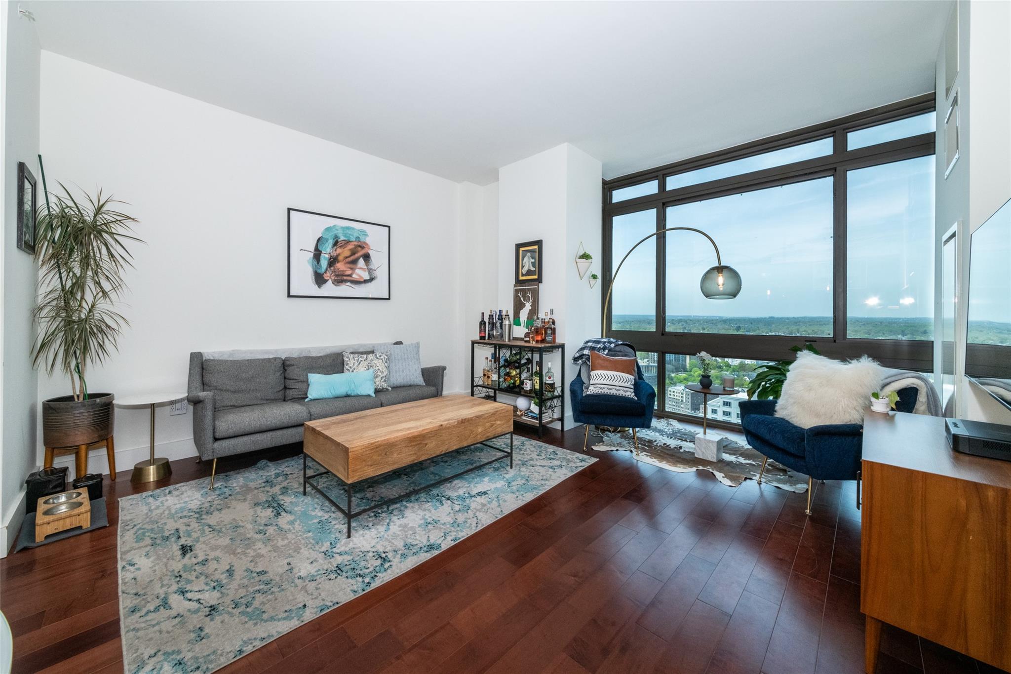 Modern One-Bedroom Condo with Stunning Views – Enjoy luxury living in...