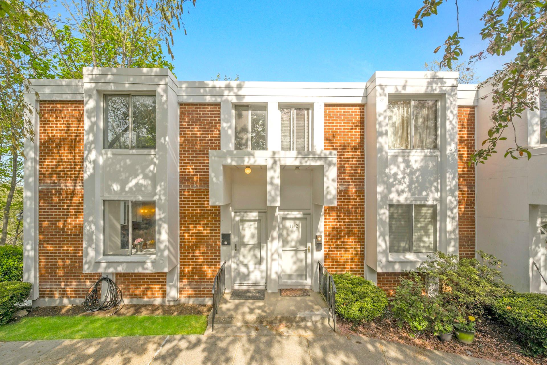 One of the largest units in The Colony! This unique end-unit townhouse...