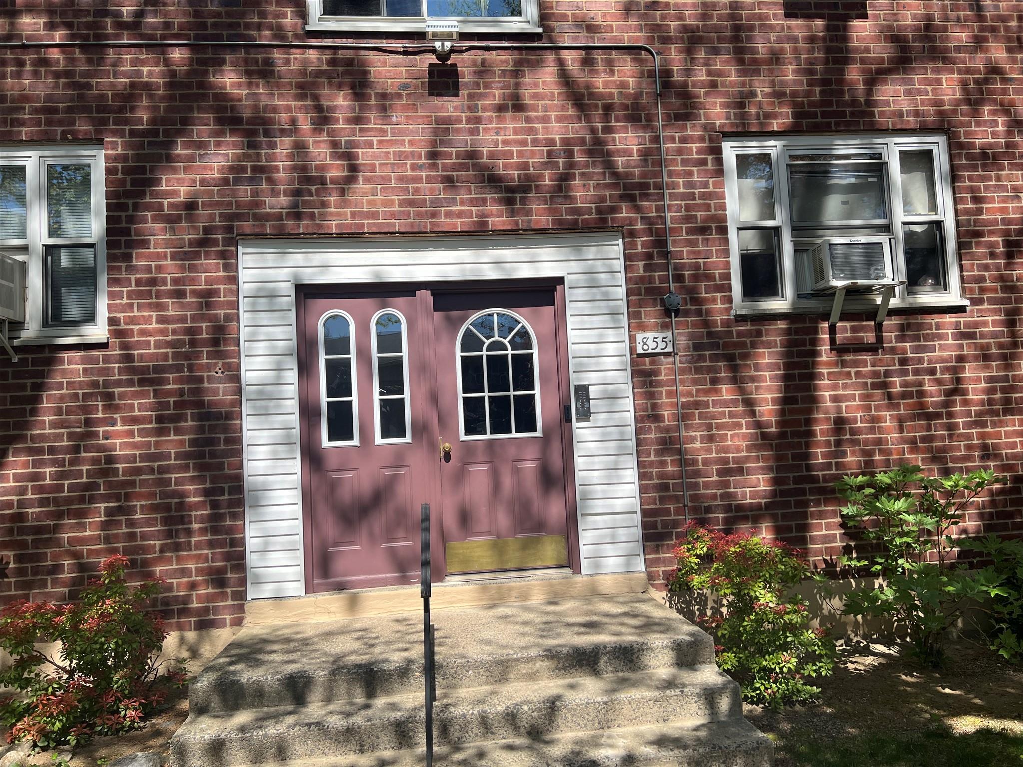 Lovely 1 Bedroom Apartment in North Yonkers on Hastings Border. Move i...