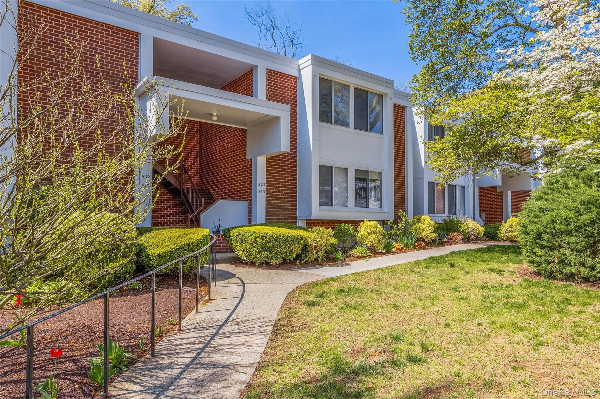 This Condo Features 3 Bedrooms, 2 Full Baths, Formal Dining Room  & Te...