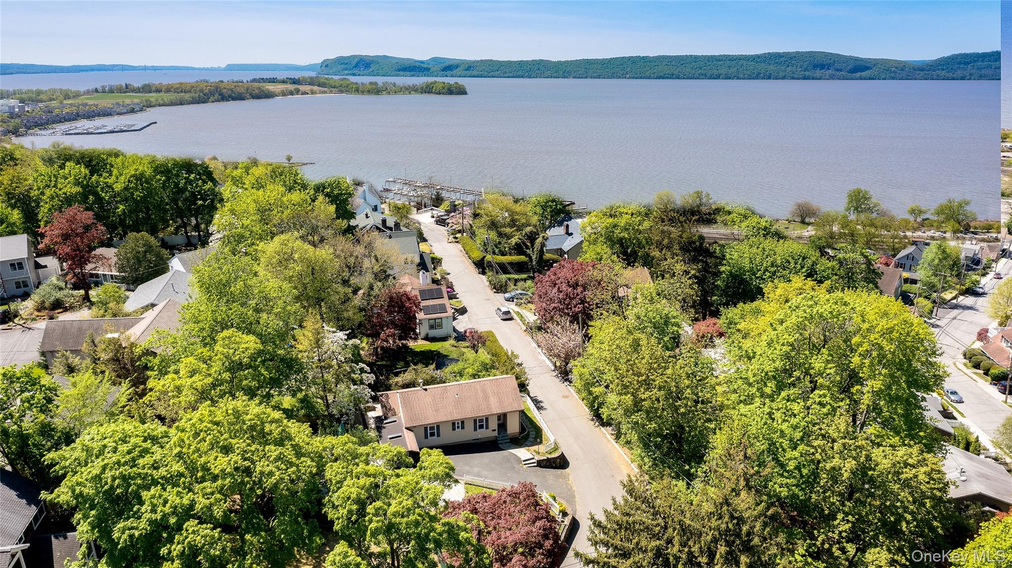 STEP INTO THIS COZY 2BR, 1BTH COTTAGE STYLE HOME - MINUTES FROM THE 'O...