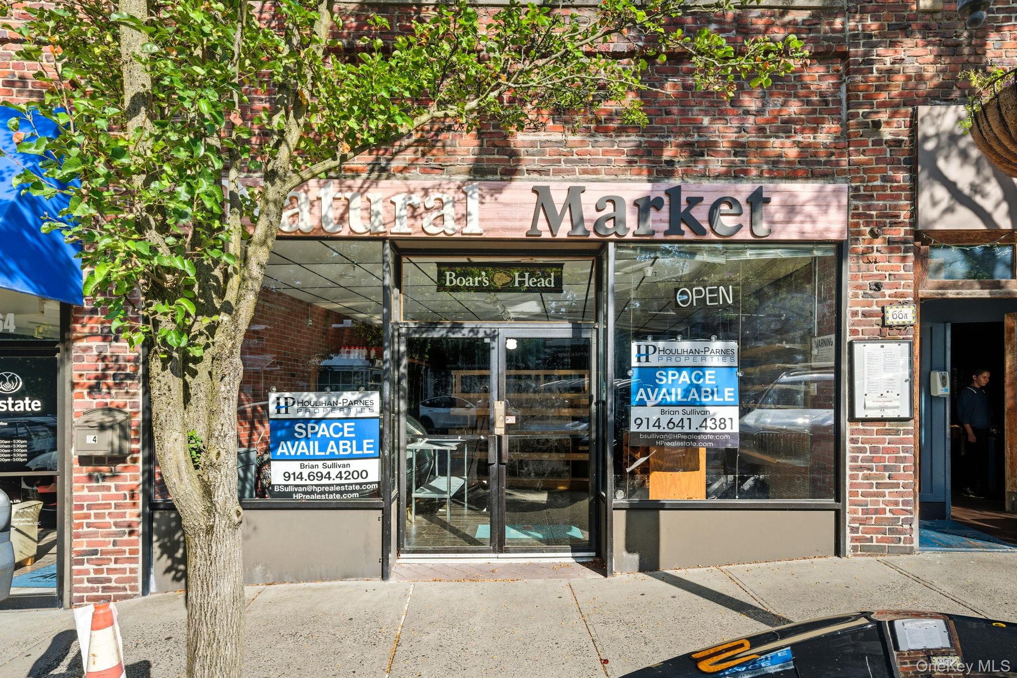 Prime retail store for rent.  1,400 SF with walk in frig, former marke...