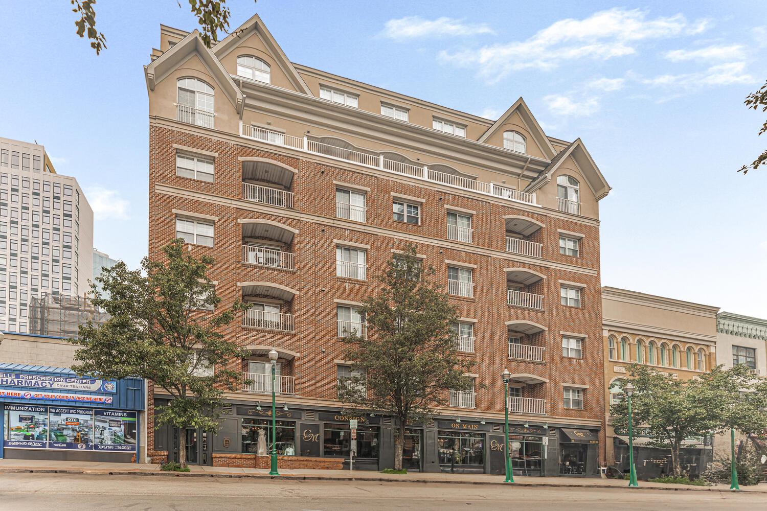 Fully Furnished One Bedroom apartment in the heart of Downtown New Roc...